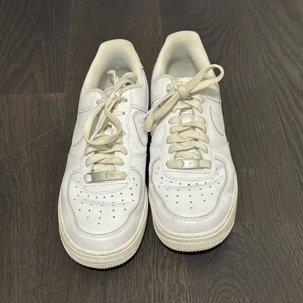 NIKE White Air Forces | Women’s 9.5